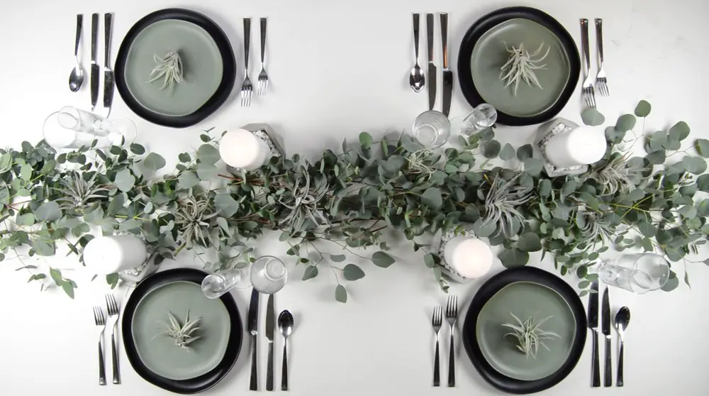 A Simple Holiday Table Setting For Fall Or Winter The Savvy Heart Interior Design Decor And Diy