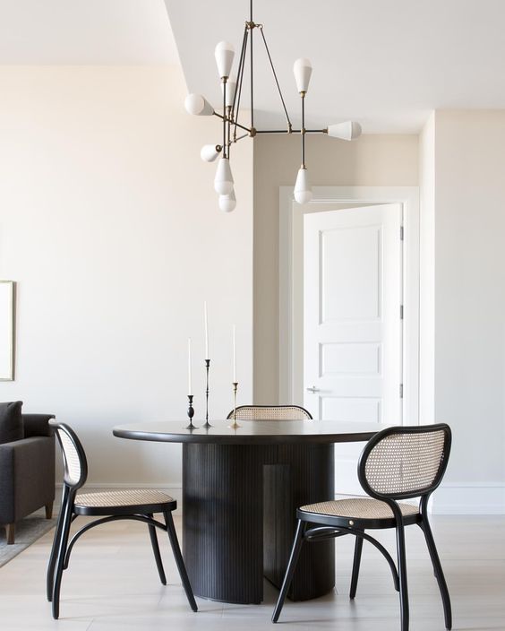 Modern Round Dining Room Tables, Black Round Kitchen Table And Chairs