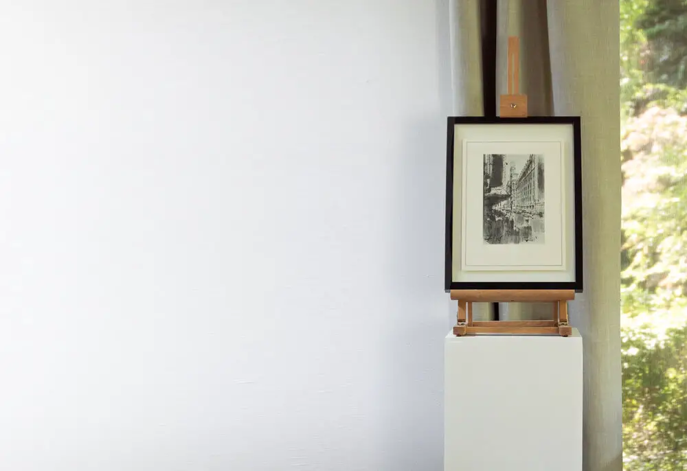 How to Make a Chic Pedestal Plinth to Display Sculptures & Art The