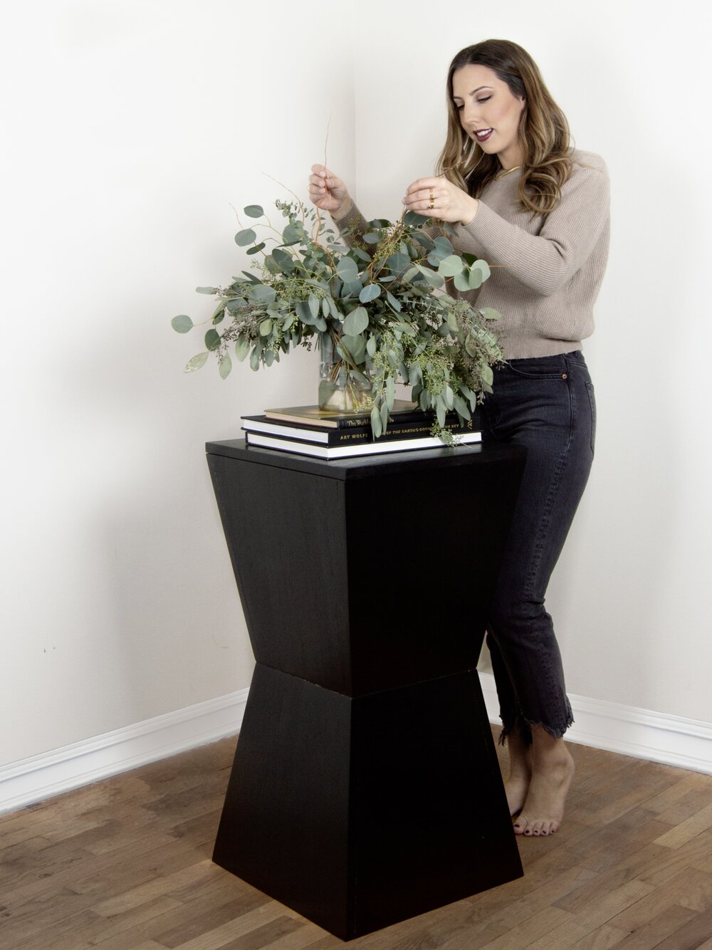 6 Ways to Decorate A Display Pedestal Like A Pro The Savvy Heart